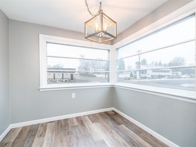 Foto del edificio - Cozy 3 Bed 2 Bath Updated Home!