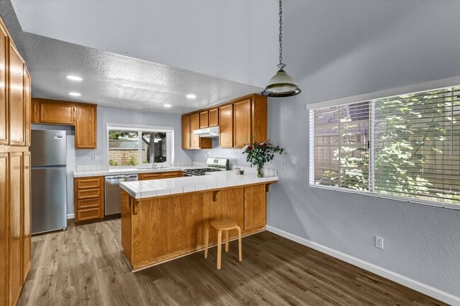 Building Photo - 625 Forester Ln