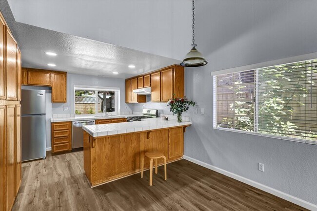Foto del edificio - 625 Forester Ln