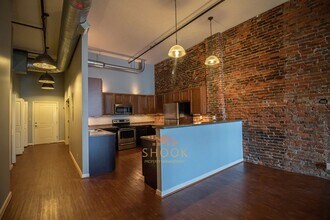 Building Photo - 102 N 3rd St