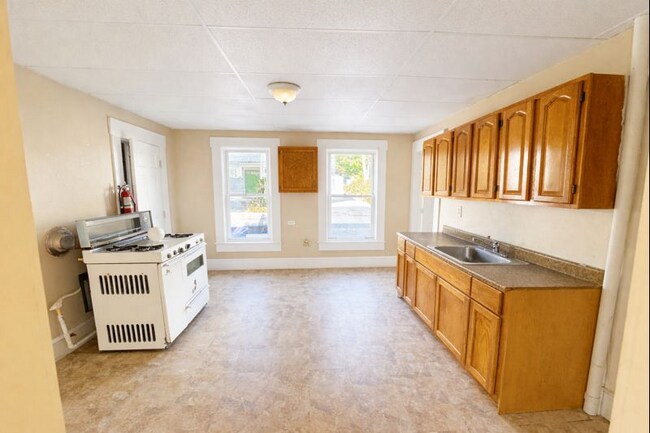 Foto del edificio - 242 E High St