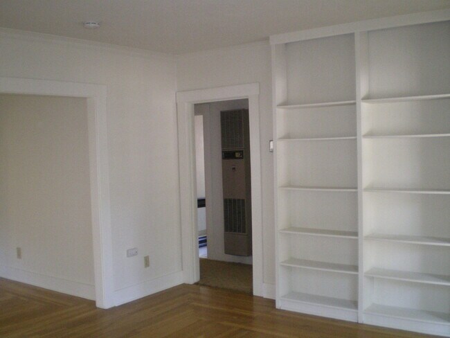 Building Photo - 2BR/1BA Willow Glen Home on Tree Lined Street