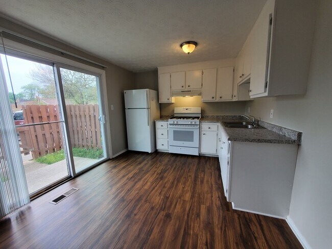Foto del edificio - 5113 Sedalia Dr