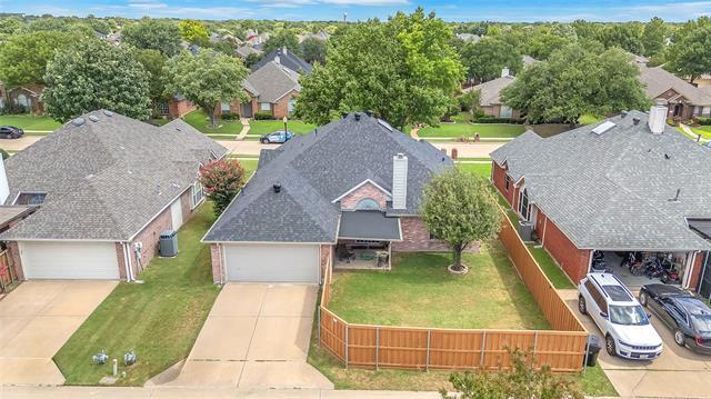 Foto del edificio - 10809 River Oaks Dr