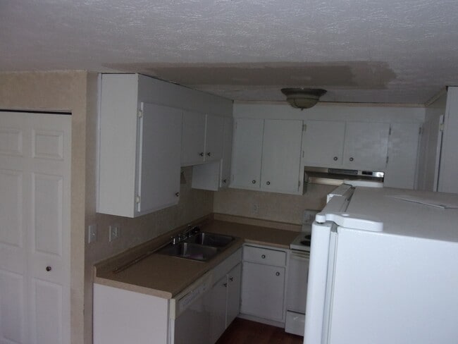 Building Photo - 4630A COX DR