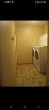 Building Photo - 1547 Millbrook Dr