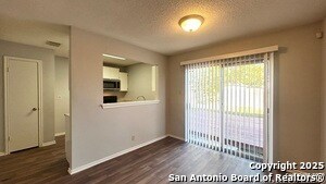 Foto del edificio - 3510 Bottomless Lake