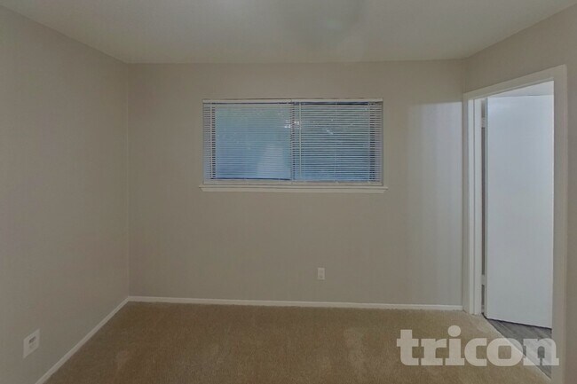 Foto del edificio - 810 E Heath St