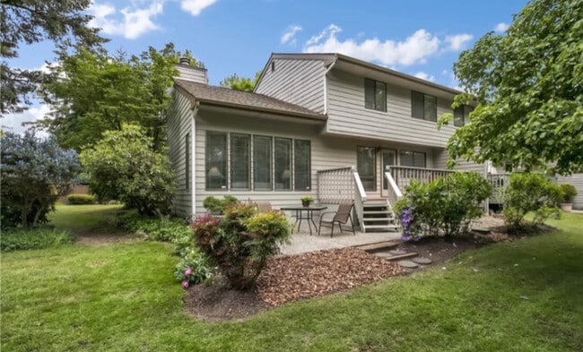 Building Photo - 1 143rd Ave SE