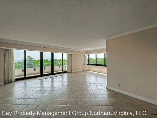 Building Photo - 3 br, 3 bath House - 1200 Crystal Dr #613
