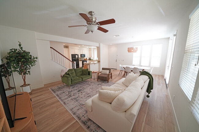 Building Photo - 28635 N Pietro Dr