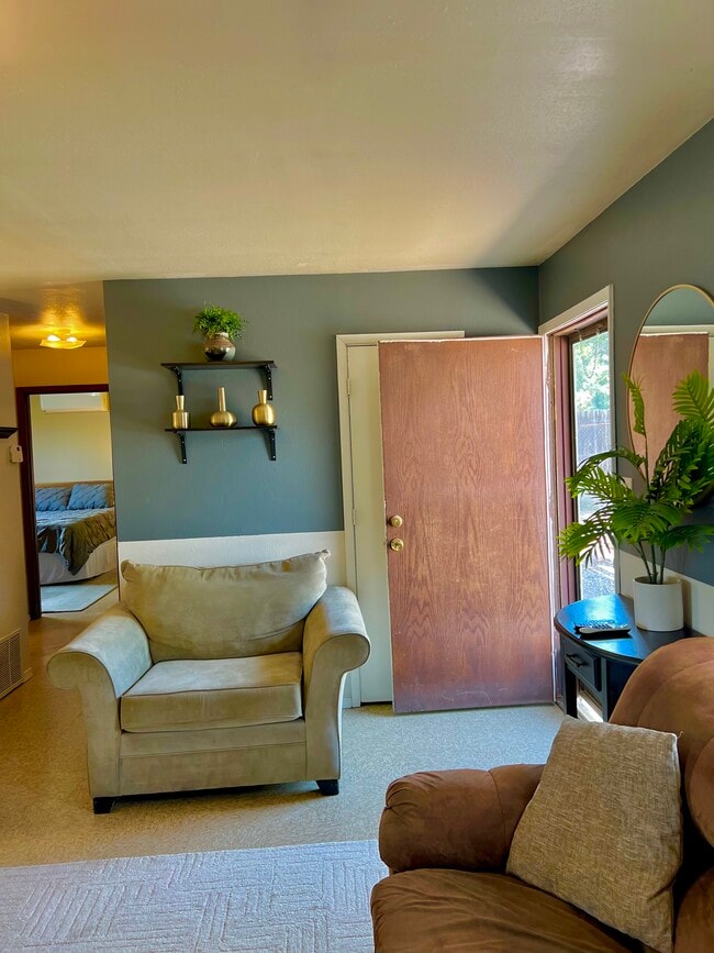 Building Photo - 3056 Tenorio Dr