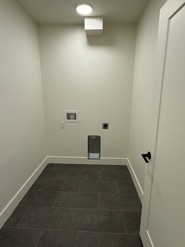 Building Photo - New construction - Valley Apartments