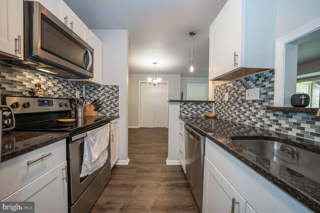 Building Photo - 55 Le Forge Ct