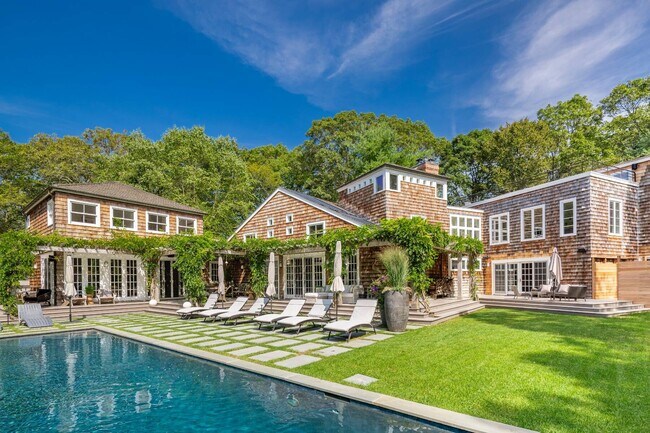 Building Photo - 41 Deep Woods Ln