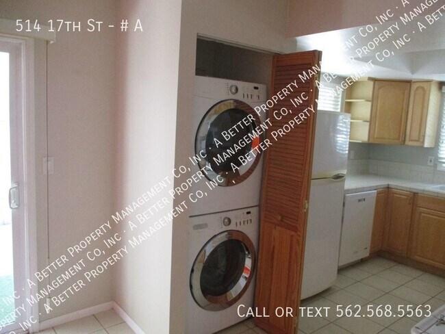 Building Photo - 3 Bed 2 Bath Huntington Beach Unit Near Be...