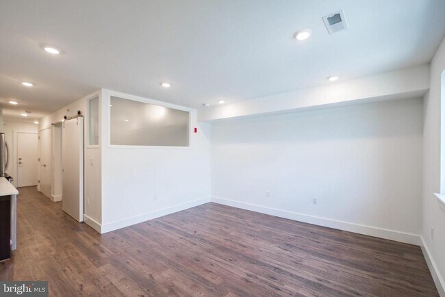 Building Photo - 1155 S 15th St