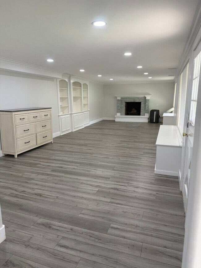 Building Photo - 3189 Cherokee Ln