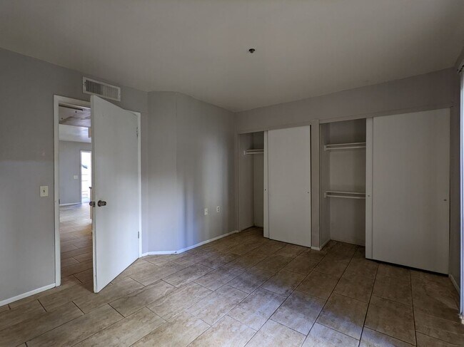 Foto del edificio - 12221 W Bell Rd