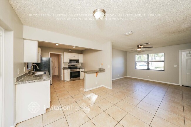 Foto del edificio - 9014 Fashion Pl