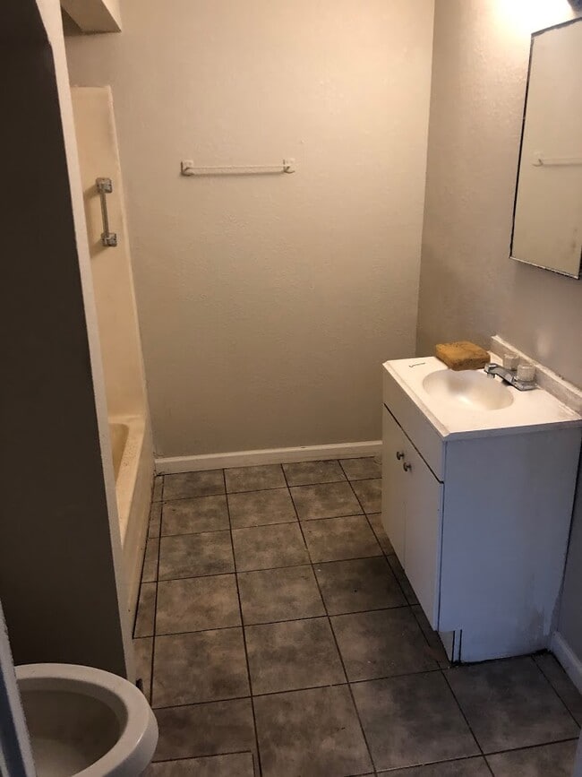 Building Photo - 4828 S 35th Dr