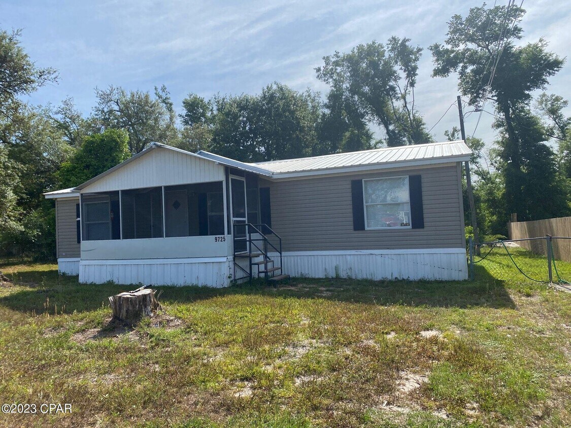 Foto principal - 9725 Bear St