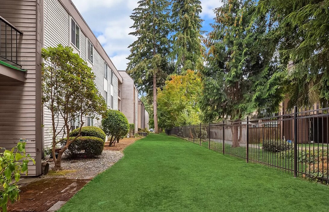 Foto principal - 14605 NE 34th St