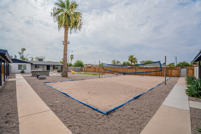 Building Photo - 1212 E Tempe Dr