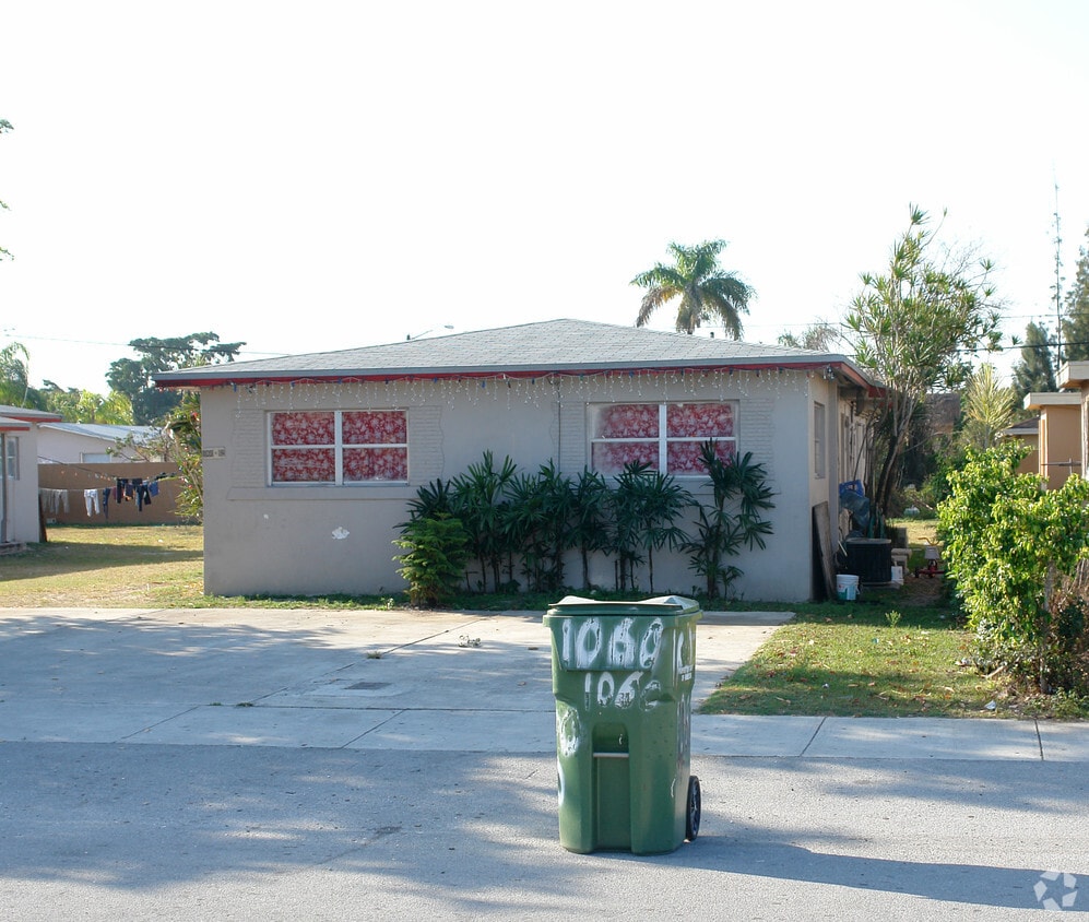 Building Photo - 1020-1062 NW 10th St