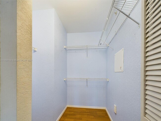 Foto del edificio - 6786 W Sample Rd