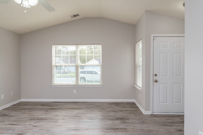 Building Photo - 87 Tiller Way