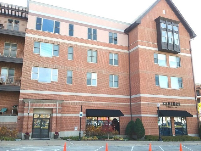 Foto del edificio - 935 Burlington Ave