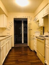 Building Photo - 3353 W Laskey Rd