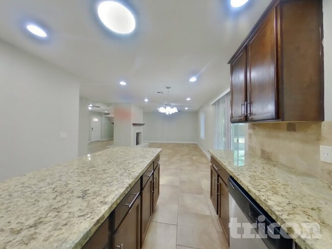 Foto del edificio - 8434 S 19th St