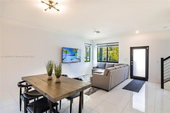 Foto del edificio - 8305 NW 49th St