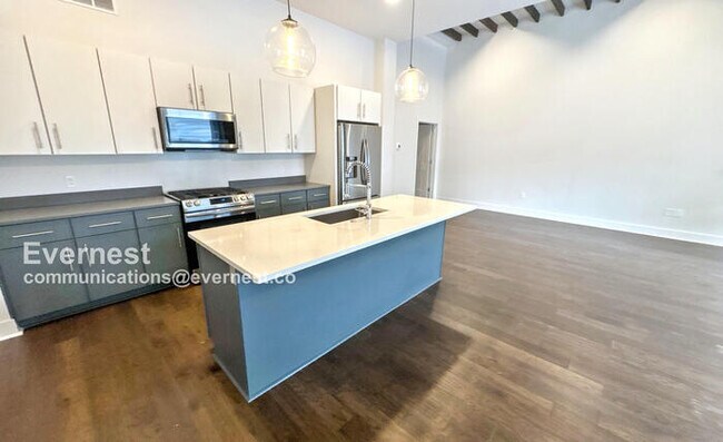 Building Photo - 1801 2nd Ave N