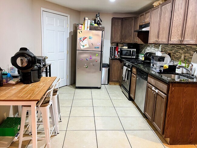 Foto del edificio - 1220 S Juniper St