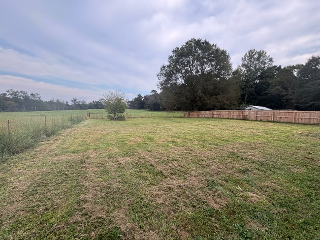 Foto del edificio - 604 Alexander Rd