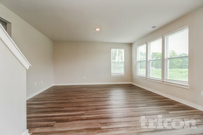Building Photo - 1748 Lannister Ave