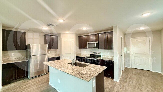 Foto del edificio - 2573 N Mcdonald Ln