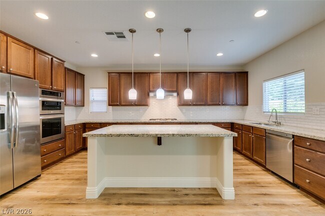 Building Photo - 2884 Green Falls Ave