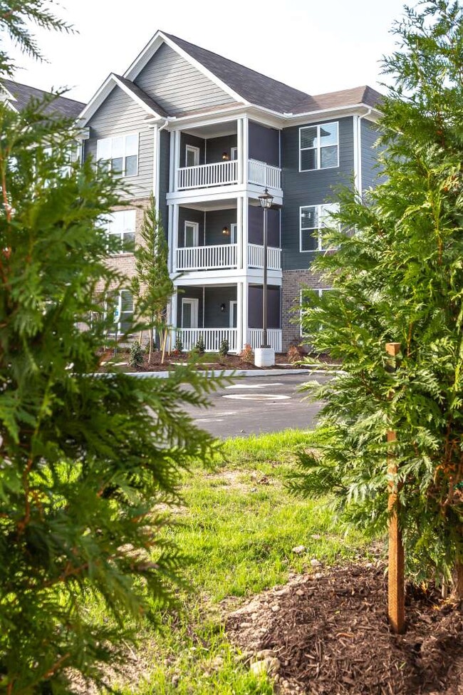 large balconies with privacy screens - 23321 Sugar Hill Rd