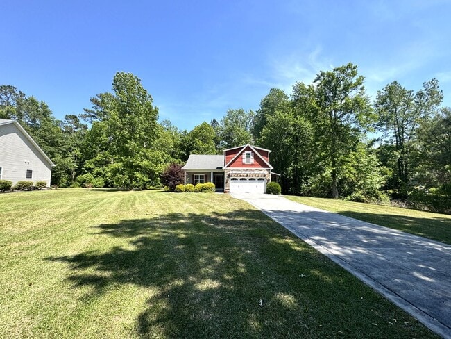 Building Photo - Stunning Home with an Upstairs Apartment or In-law Suite