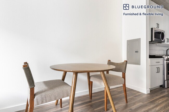 Foto del edificio - 61 W Erie St