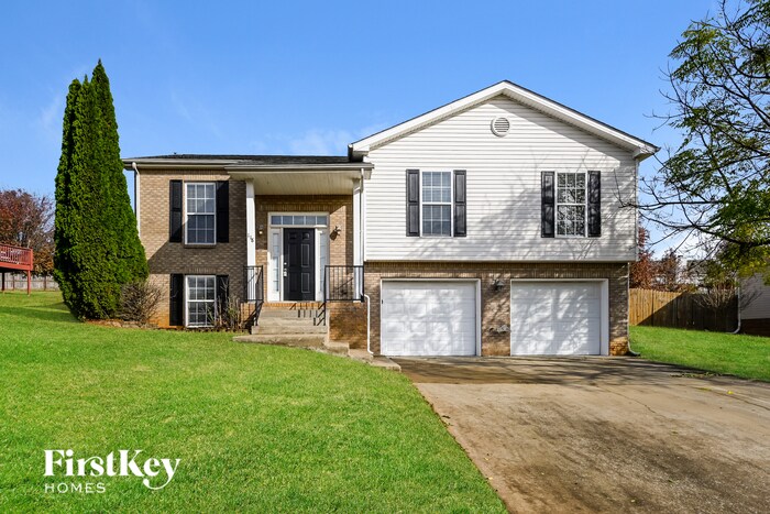 Primary Photo - 118 West Dr