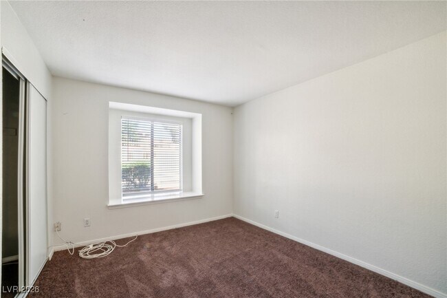 Foto del edificio - 7200 W Pirates Cove Rd