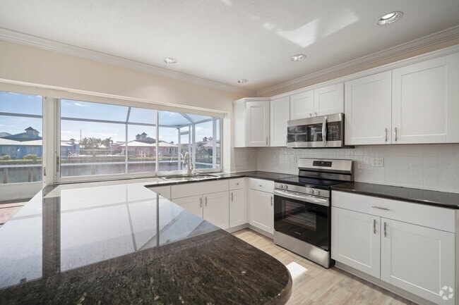 Building Photo - 910 Spindle Palm Way