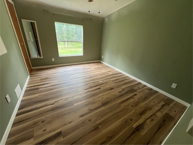 Bedroom 2 w/ WIC - 25335 Mondon Hill Rd