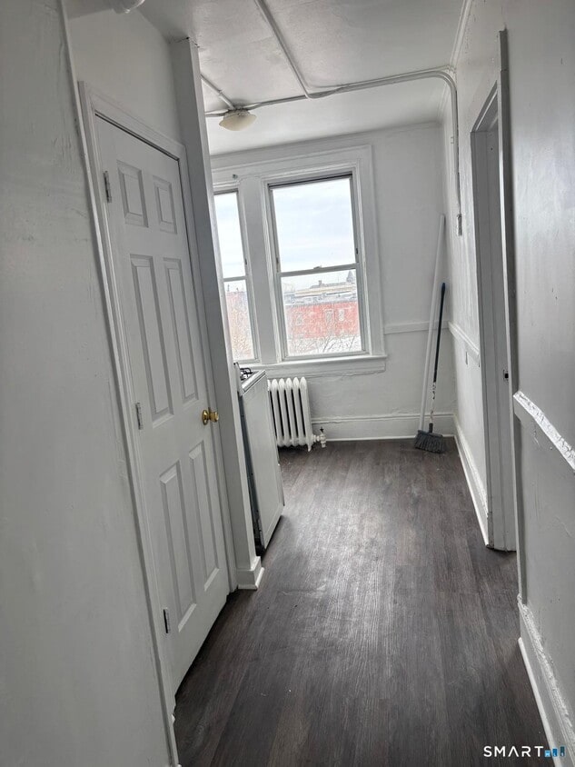 Building Photo - 86 Pequonnock St