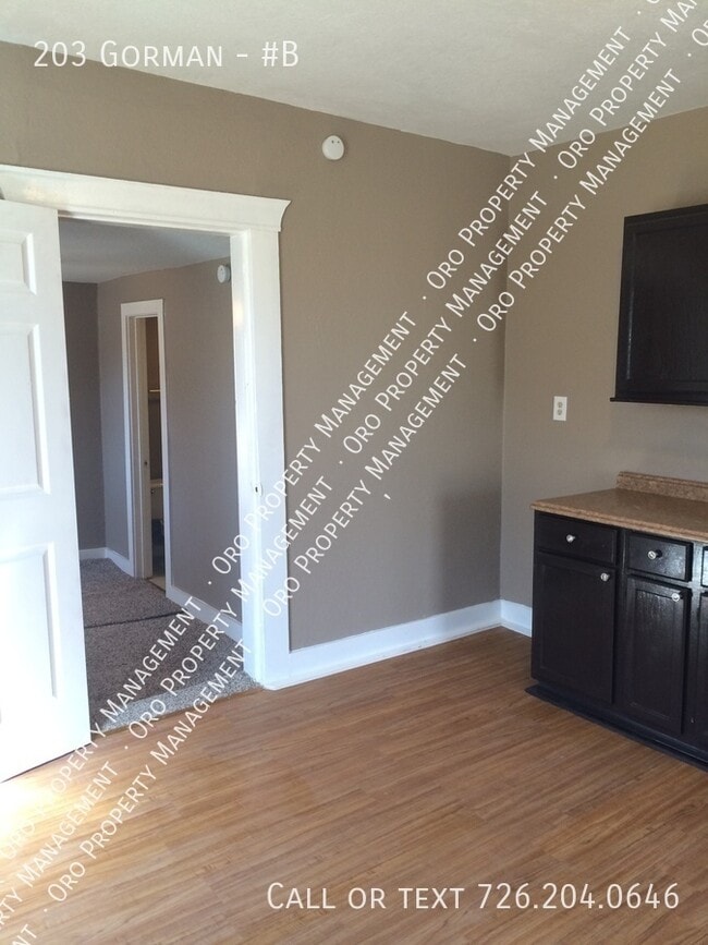Building Photo - 203 Gorman-#B